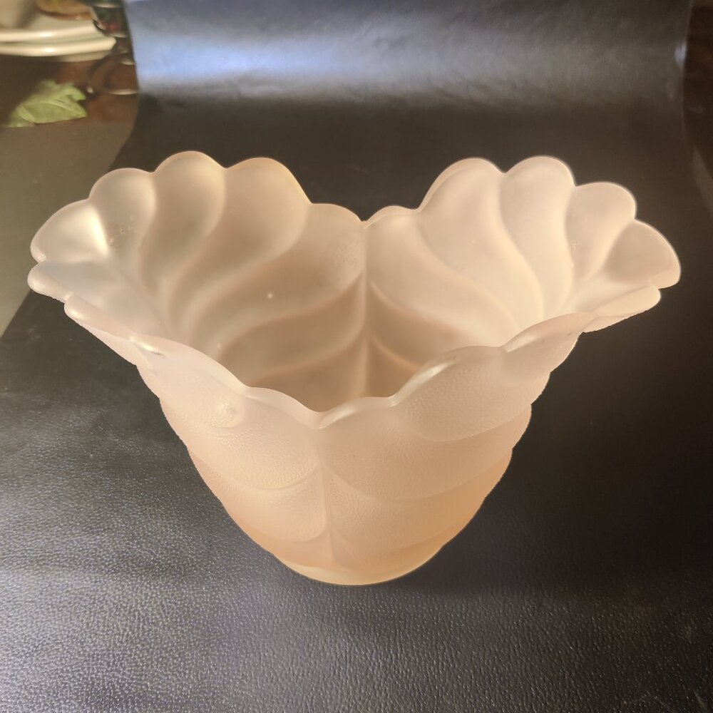 Vintage Elegant Pink Frosted Pressed Glass Swirled Leaf Design 5" Tall x 9" Wide